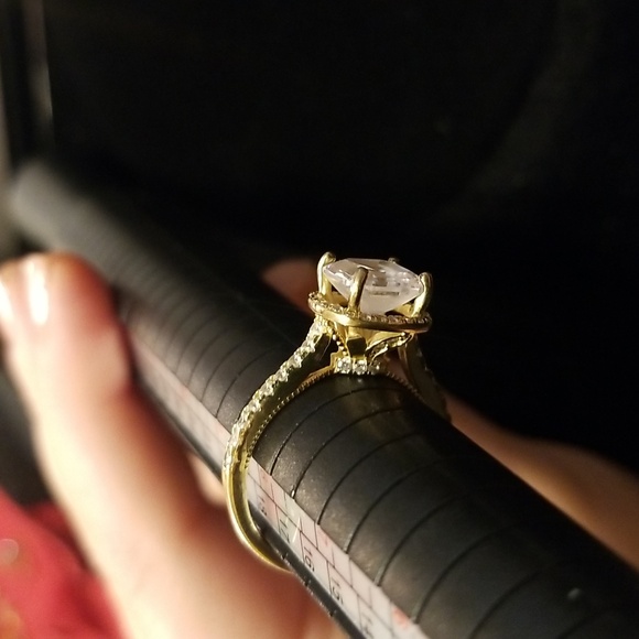 Vera Wang engagement/wedding ring 925 diamond simulate - Picture 5 of 7